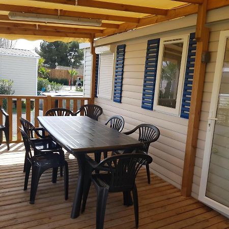 Mobil Home 8 Personnes Les Sables Du Midi Сериньян Экстерьер фото